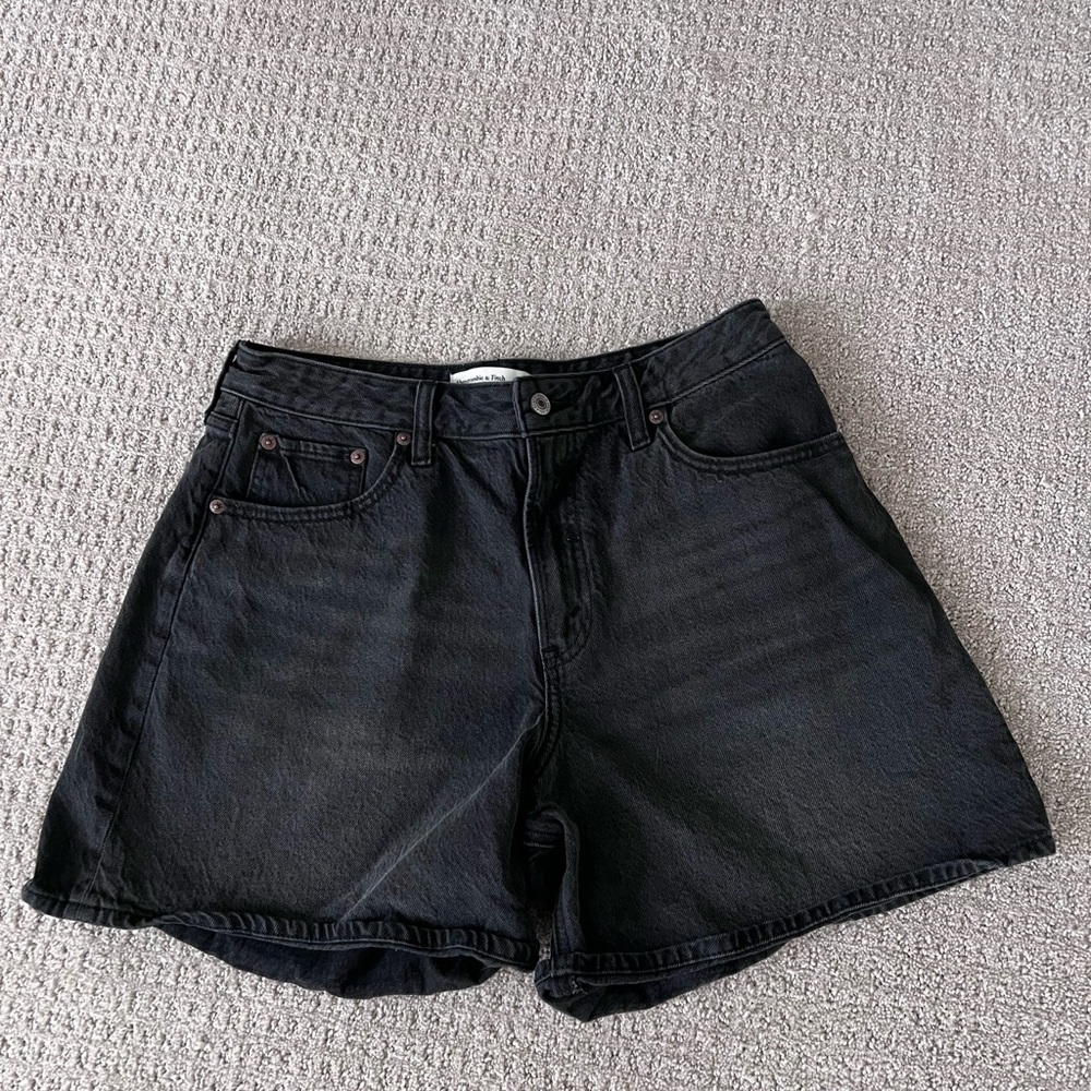 Abercrombie & Fitch Black High-Rise Curve Love Denim Shorts